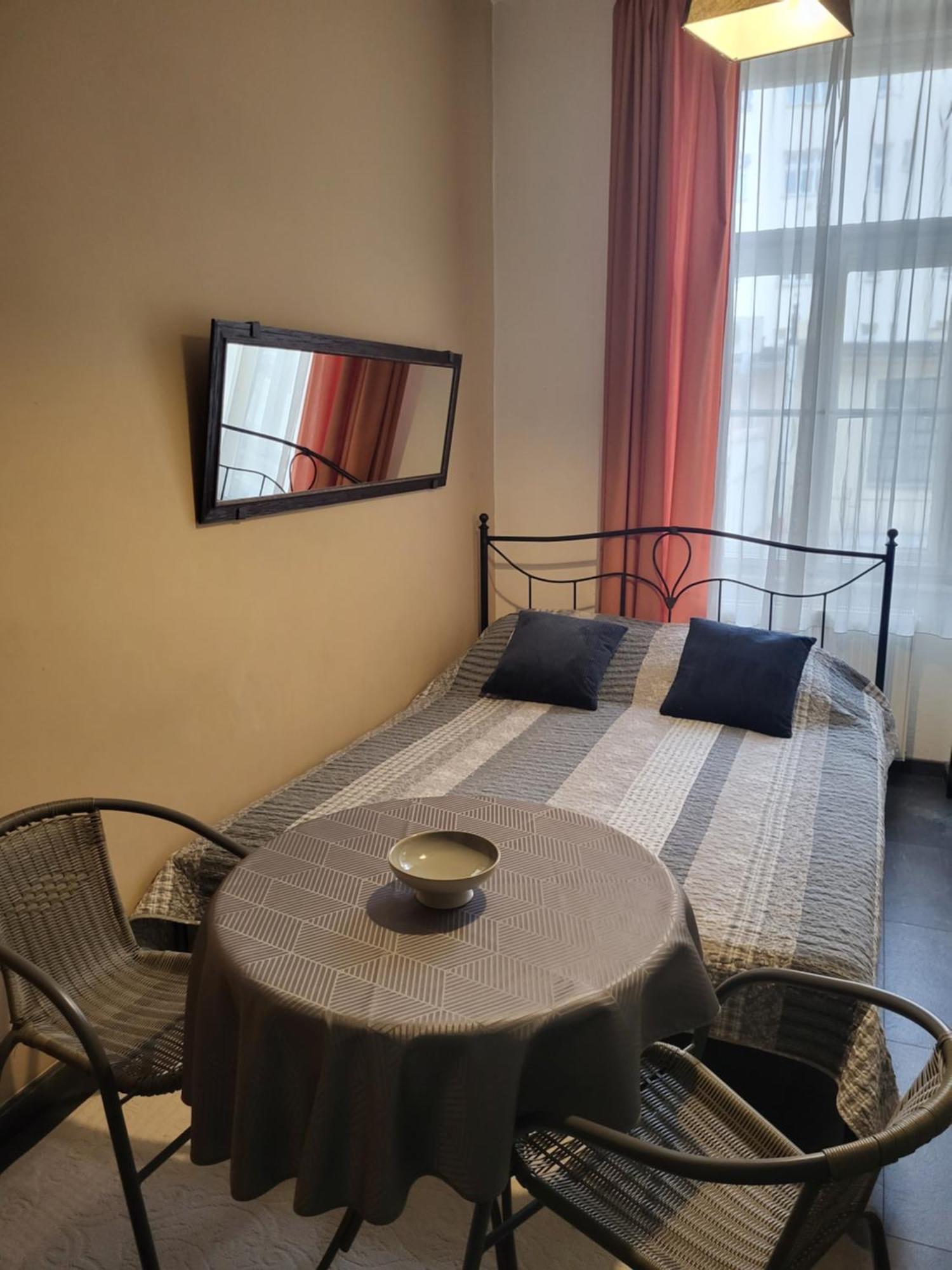 Pension Sunflower Прага Экстерьер фото
